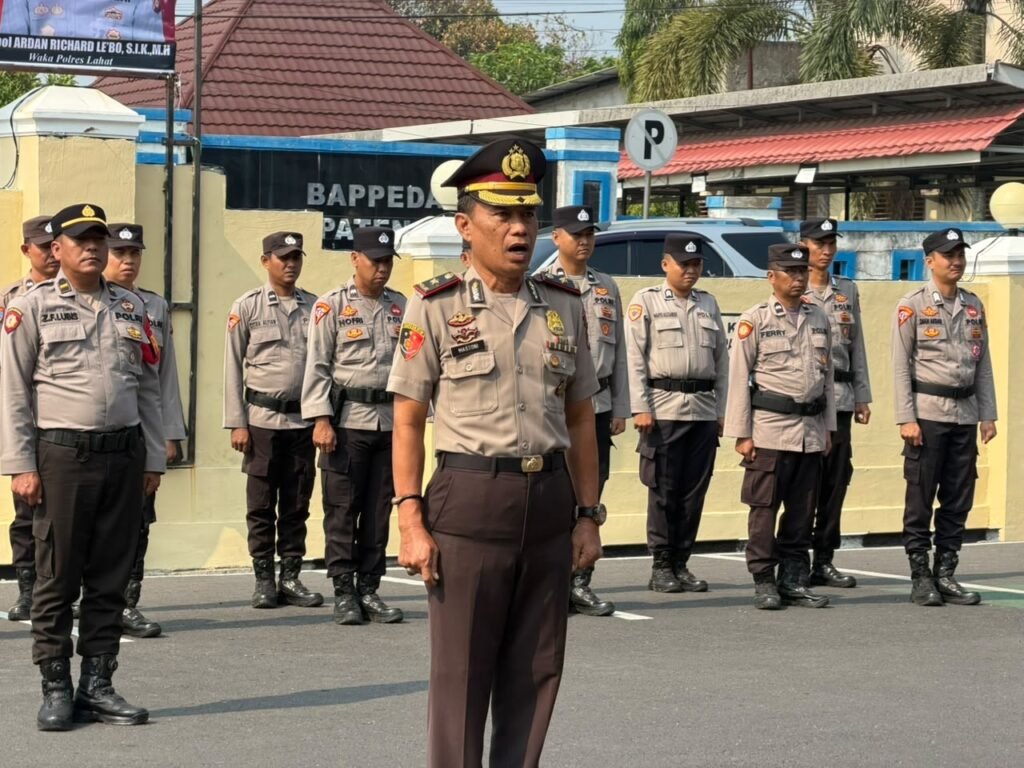 Kapolres Lahat Pimpin Upacara Kenaikan Pangkat Pengabdian Kompol Mastoni, SH